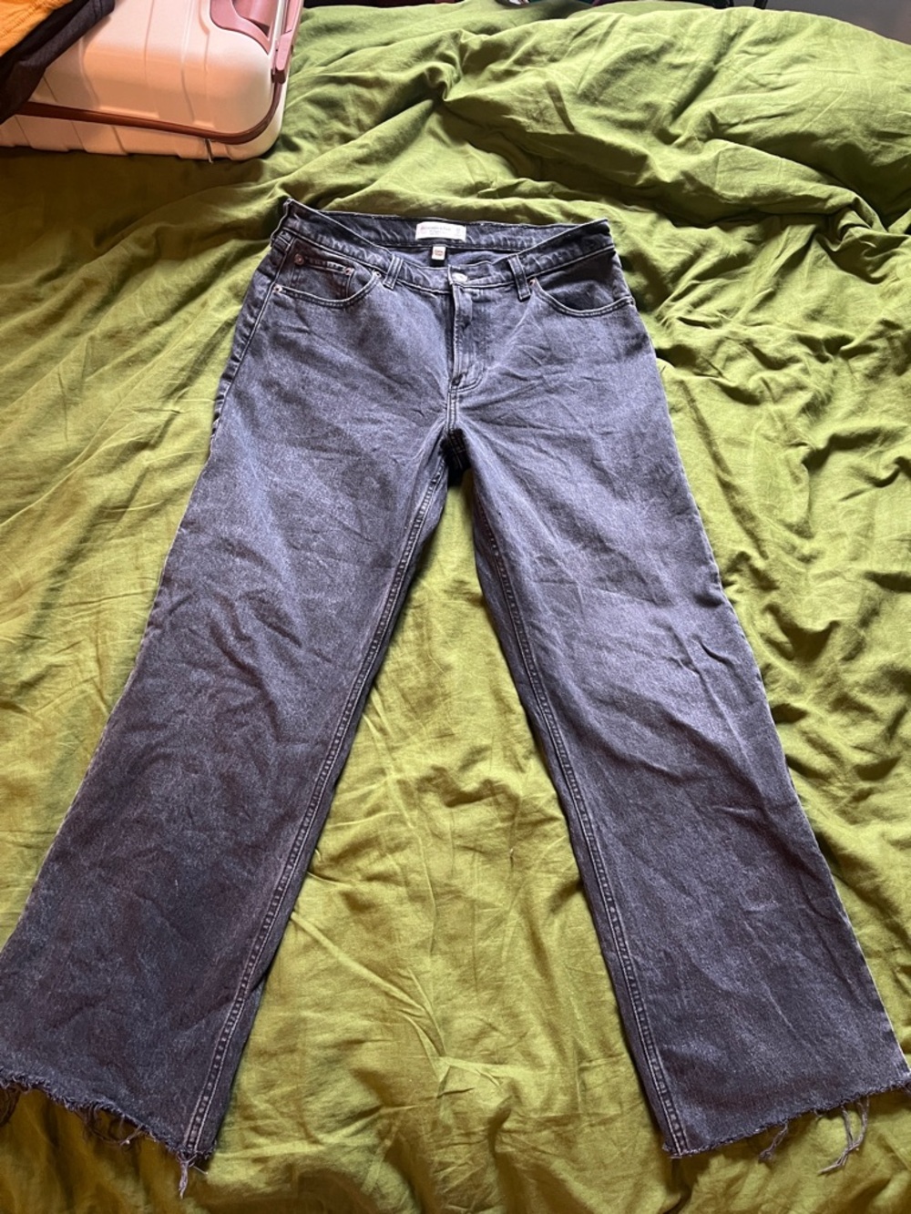 Abercrombie curve love low rise baggy jeans in “black with raw hem” size 28